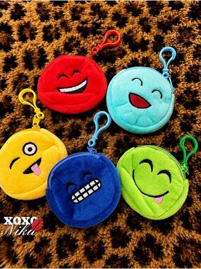 5-Piece Emoji Plush Coin Purse Keychain Set